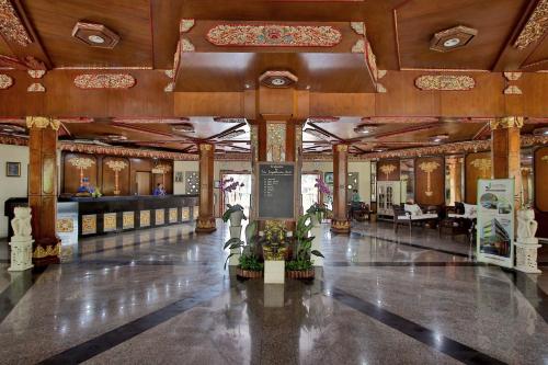 Lobby, The Jayakarta Bali Beach Resort & Spa in Legian Lobby, The Jayakarta Bali Beach Resort & Spa in Legian