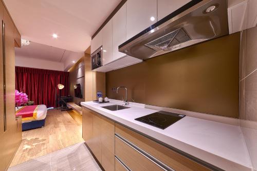 This photo about Heefun Apartment Guangzhou - FuLi Brand New World Plaza shared on HyHotel.com