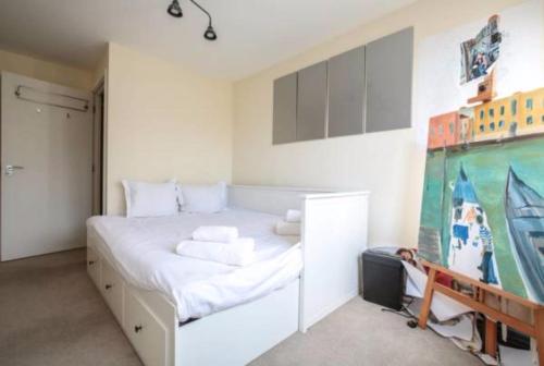This photo about Lovely 2-BD Flat in North London shared on HyHotel.com