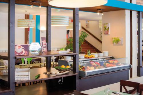 Restaurant, VTF Le Pigneroux in Savines Le Lac Restaurant, VTF Le Pigneroux in Savines Le Lac