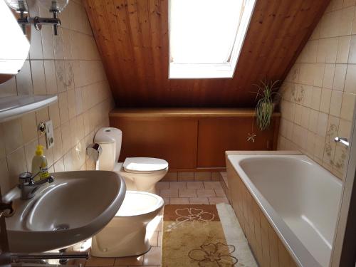 Bathroom, Ferienhaus Nicole in Piesport Bathroom, Ferienhaus Nicole in Piesport