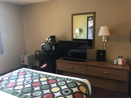 Super 8 By Wyndham Aberdeen East in Aberdeen (SD) Super 8 By Wyndham Aberdeen East in Aberdeen (SD)