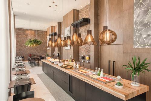 Restaurant, Intercity Porto Alegre Cidade Baixa in Porto Alegre Restaurant, Intercity Porto Alegre Cidade Baixa in Porto Alegre