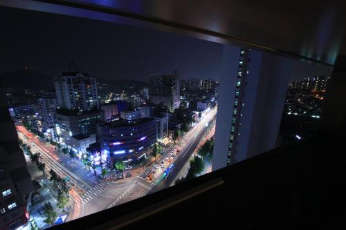 เอช อเวนิว โฮเทล อิเด ซินชอน (H Avenue Hotel Idae Sinchon) in โซล เอช อเวนิว โฮเทล อิเด ซินชอน (H Avenue Hotel Idae Sinchon) in โซล