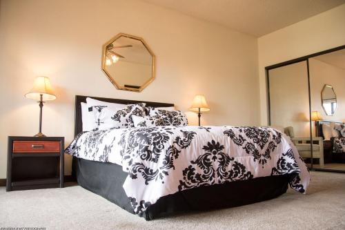 在meiguo.com看到的Tiara Del Sol的介绍图片