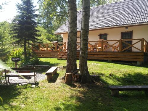 Instalaciones, Polosamota pod Kasperkem Pricna in Kasperske Hory Instalaciones, Polosamota pod Kasperkem Pricna in Kasperske Hory