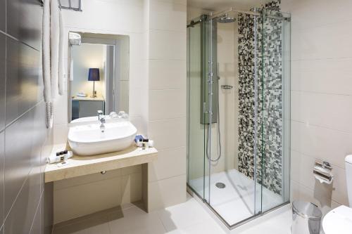 This photo about Empire Lisbon Hotel shared on HyHotel.com