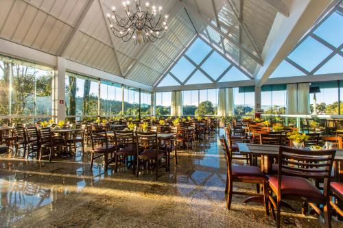 Restaurant, Hotel Dan Inn Campos do Jordao in Campos Do Jordao Restaurant, Hotel Dan Inn Campos do Jordao in Campos Do Jordao