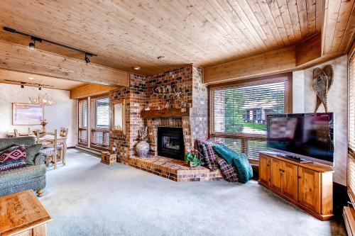 在meiguo.com看到的Dulany at the Gondola by Steamboat Resorts的介绍图片