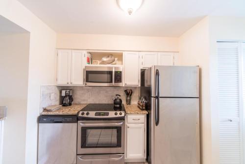 This photo about Mariners Cay 45 shared on HyHotel.com