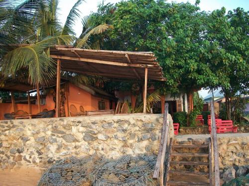 Instalaciones, Busua Inn in Dixcove Instalaciones, Busua Inn in Dixcove