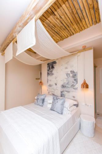 This photo about Sea Nymphs Suites shared on HyHotel.com