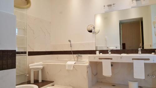 Hotel Roma e Rocca Cavour in Turin Hotel Roma e Rocca Cavour in Turin