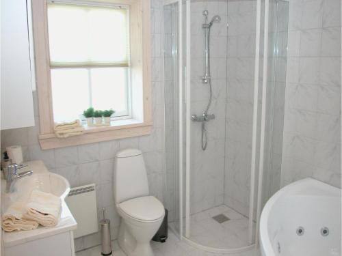 Bathroom, Holiday Home Elsdyrstien in Idestrup Bathroom, Holiday Home Elsdyrstien in Idestrup