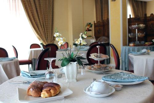 Comida y bebida, D'Angelo Palace Hotel in Mazara Del Vallo Comida y bebida, D'Angelo Palace Hotel in Mazara Del Vallo