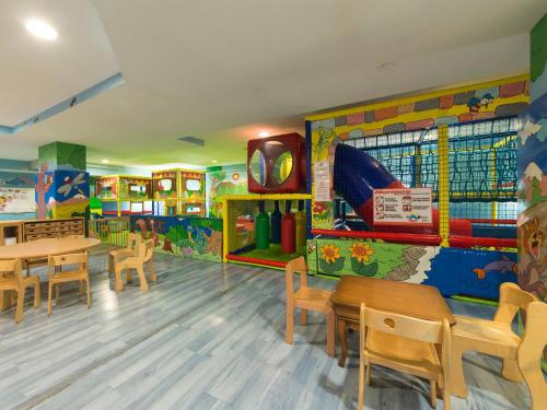 loc de joacă, Sport Hotel in Escaldes-Engordany loc de joacă, Sport Hotel in Escaldes-Engordany