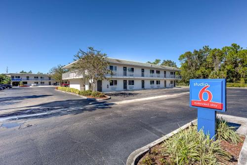 Motel 6-Kissimmee, FL - Orlando Hotel