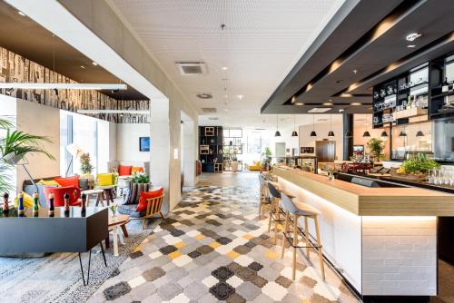 パブ/ラウンジ, ノボテル ウィーン ハウプトバーンホーフ (Novotel Wien Hauptbahnhof) in ウィーン パブ/ラウンジ, ノボテル ウィーン ハウプトバーンホーフ (Novotel Wien Hauptbahnhof) in ウィーン