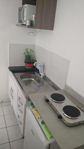 Kitchen, Kitinet Brasilia in Brasilia Kitchen, Kitinet Brasilia in Brasilia