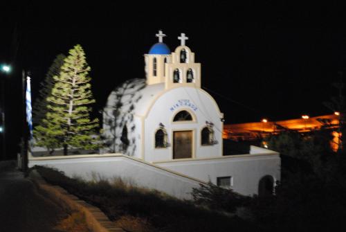 Szolgáltatások, Porto Castello in Exo Gialos Thiras Szolgáltatások, Porto Castello in Exo Gialos Thiras