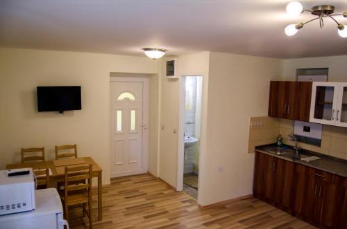 keittiö, CSONGRADI VENDEGVARO Apartmanok, Szarka haz in Csongrád keittiö, CSONGRADI VENDEGVARO Apartmanok, Szarka haz in Csongrád