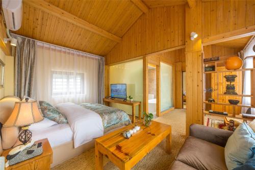 This photo about C'est la vie Inn shared on HyHotel.com