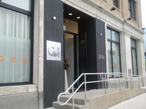 Entrance, Q4 Hotel and Hostel in New York (NY) Entrance, Q4 Hotel and Hostel in New York (NY)