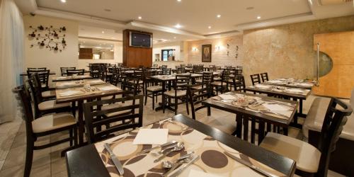 餐廳, Hotel Sequóia Alphaville (Hotel Sequoia Alphaville) in 巴魯埃里 餐廳, Hotel Sequóia Alphaville (Hotel Sequoia Alphaville) in 巴魯埃里