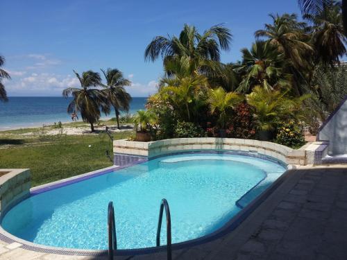 Swimming pool, Beach View Palace in Margarita Island Swimming pool, Beach View Palace in Margarita Island