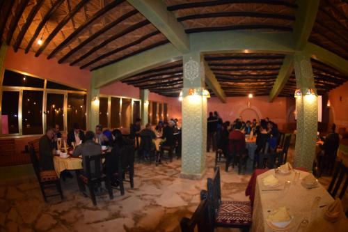 Restoran, Palmeras Y Dunas Luxery Camp in Merzouga Restoran, Palmeras Y Dunas Luxery Camp in Merzouga