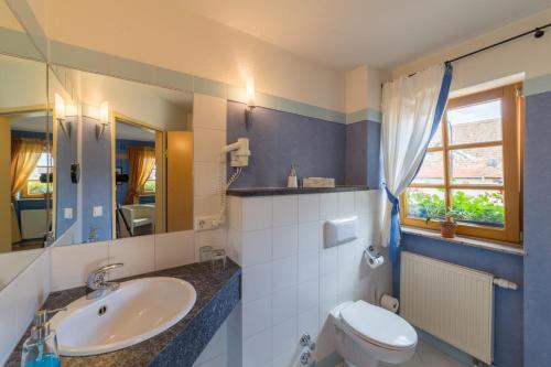 Bathroom, Landhotel Kallstadt in Kallstadt Bathroom, Landhotel Kallstadt in Kallstadt