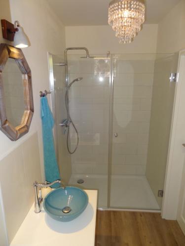Bathroom, Marina Chic in Hasselberg Bathroom, Marina Chic in Hasselberg