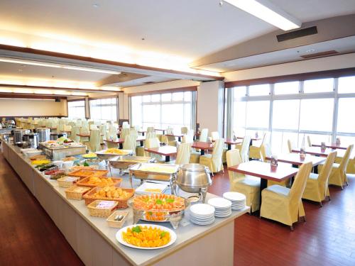 Eten en drinken, Nagasaki Nisshokan Hotel near Nagasaki Peace Park Eten en drinken, Nagasaki Nisshokan Hotel near Nagasaki Peace Park