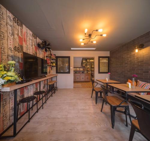 ออกัสตา โฮสเทล (Augusta Hostel) near สถานีรถไฟฟ้าทองหล่อ ออกัสตา โฮสเทล (Augusta Hostel) near สถานีรถไฟฟ้าทองหล่อ