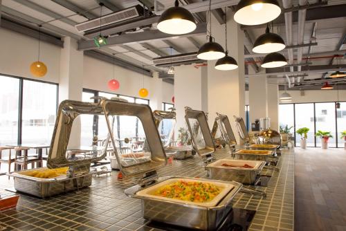 Food and beverages, Legend Hotel Pier 2 in Yancheng District Food and beverages, Legend Hotel Pier 2 in Yancheng District