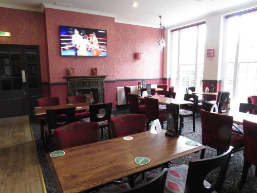 طعام و مشروبات, Pear Tree Inn in ويلوان جاردن سيتي طعام و مشروبات, Pear Tree Inn in ويلوان جاردن سيتي
