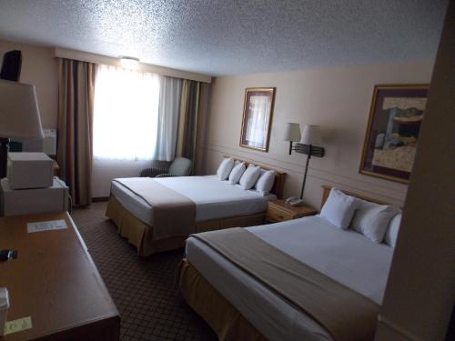 探险旅馆 - 格伦伍德温泉 (Adventure Inn - Glenwood Springs) in 格伦伍德斯普林斯(CO) 探险旅馆 - 格伦伍德温泉 (Adventure Inn - Glenwood Springs) in 格伦伍德斯普林斯(CO)