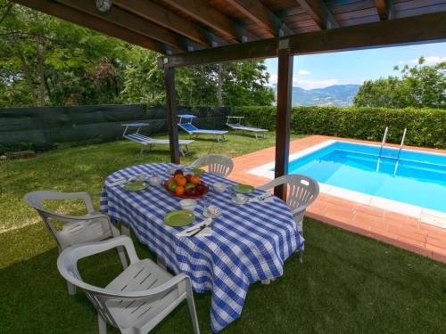 Balcony/terrace, Nice Mansion in San Valentino in Abruzzo Citeriore with Pool in San Valentino In Abruzzo Citeriore Balcony/terrace, Nice Mansion in San Valentino in Abruzzo Citeriore with Pool in San Valentino In Abruzzo Citeriore