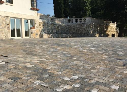 This photo about B&B Villa Le Robinie shared on HyHotel.com