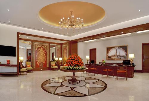 Lobby, Fortune Park BBD, Lucknow - Member ITC Hotels' Group in Hussainganj Lobby, Fortune Park BBD, Lucknow - Member ITC Hotels' Group in Hussainganj