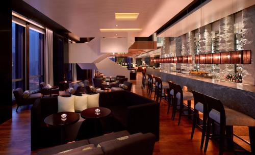 Bar/lounge, Grand Hyatt Guangzhou in Tianhe District-Zhujiang New Town Bar/lounge, Grand Hyatt Guangzhou in Tianhe District-Zhujiang New Town