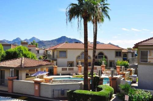 Hot tub, Poolside Condo to 1 of 3 Resort Pool-Spa Complexes, ALL HEATED & OPEN 24/7/365! in North Phoenix Hot tub, Poolside Condo to 1 of 3 Resort Pool-Spa Complexes, ALL HEATED & OPEN 24/7/365! in North Phoenix