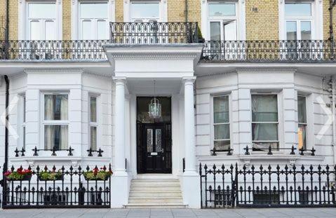 This photo about Earls Court Apartment shared on HyHotel.com