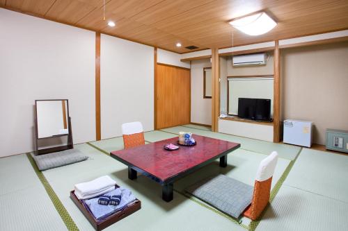 Tsuruya Ryokan in Kotoden-Kotohira Station Tsuruya Ryokan in Kotoden-Kotohira Station
