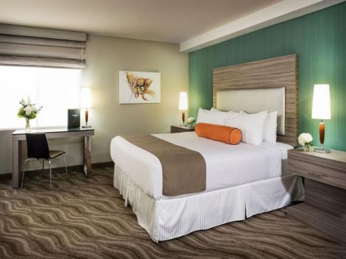 Porto Vista Hotel near Maritime Museum of San Diego Porto Vista Hotel near Maritime Museum of San Diego