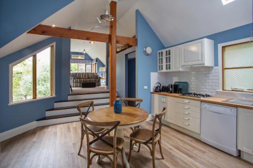 Facilities, One-Bedroom Apartment - Boat House in Rhyll Facilities, One-Bedroom Apartment - Boat House in Rhyll