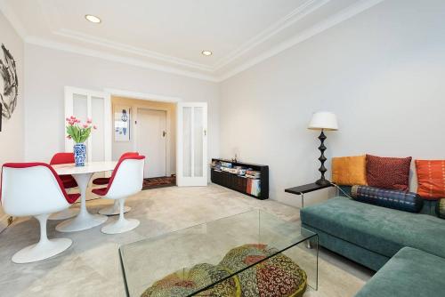 This photo about Comfy Coogee Living shared on HyHotel.com