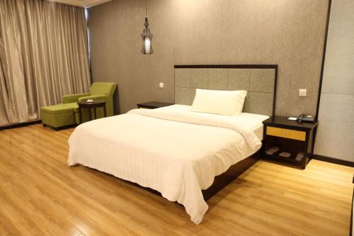 This photo about Metropolo Zhangjiagang Shazhou Park shared on HyHotel.com