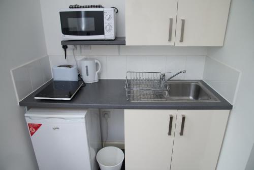 Kitchen, TLK Apartments & Hotel - Beckenham Junction in Greater London South East Kitchen, TLK Apartments & Hotel - Beckenham Junction in Greater London South East