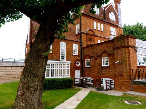 This photo about Connaught House Hotel London ExCeL shared on HyHotel.com